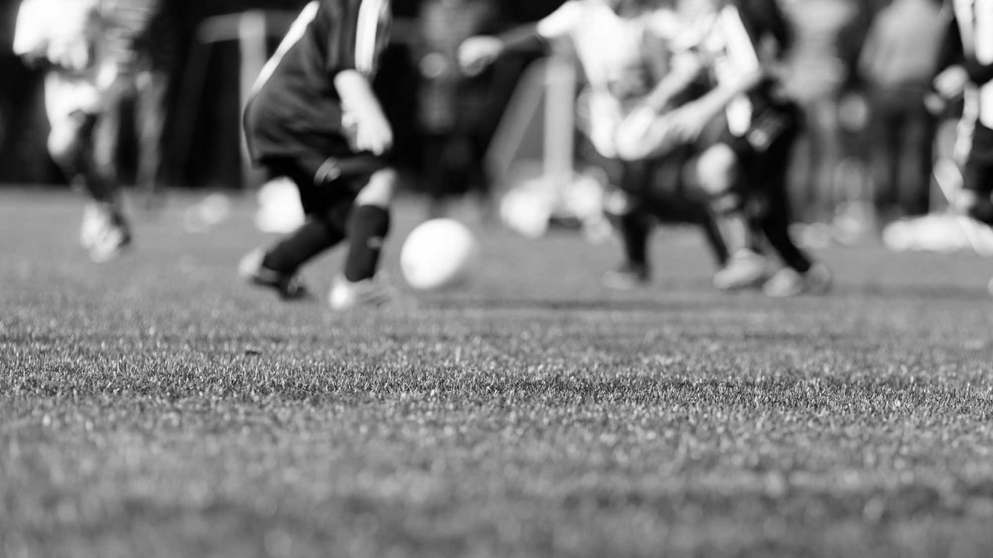 kids-soccer--bw